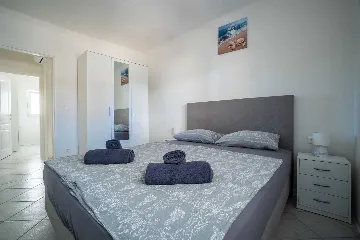 Vir Apartment for 4-5 Guests, 30 m to Beach