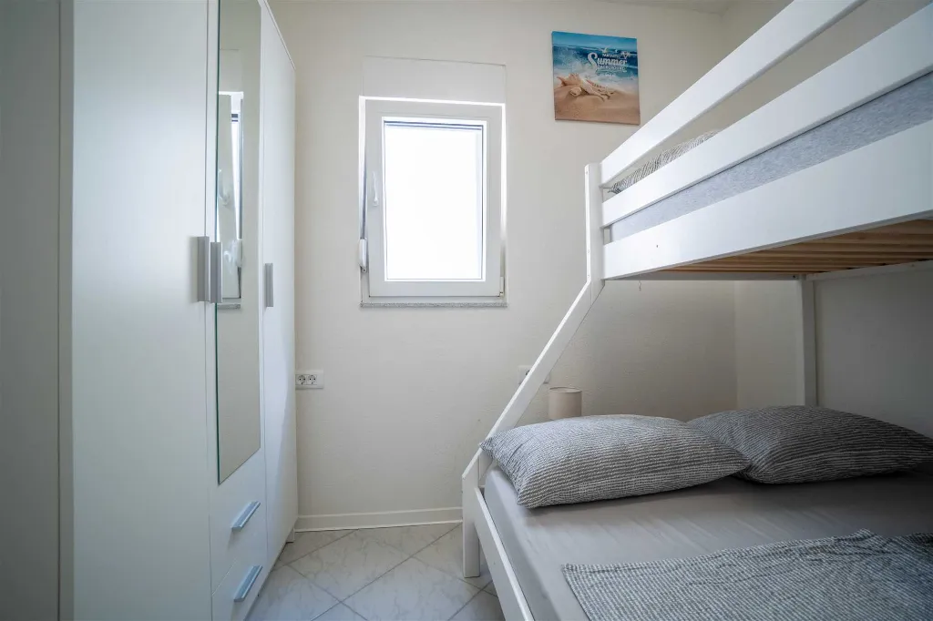 Vir Apartment for 4-5 Guests, 30 m to Beach