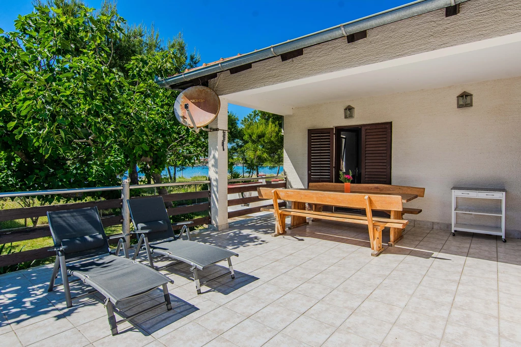 Privlaka Sea-View Holiday House for 6-8 Guests