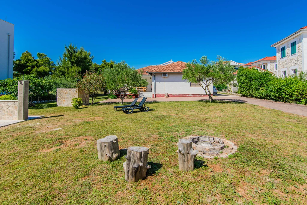 Privlaka Sea-View Holiday House for 6-8 Guests