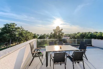 Vir Apartment for 4–6 Guests with Private Jacuzzi