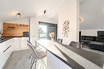 Vir Apartment for 4–6 Guests with Private Jacuzzi