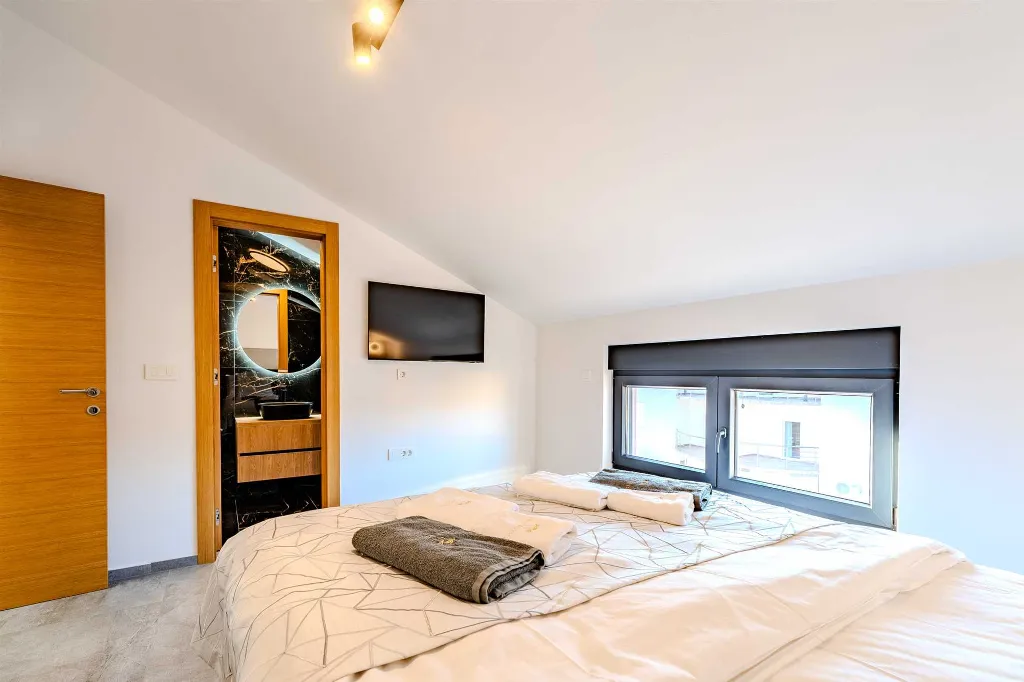Vir Apartment for 4–6 Guests with Private Jacuzzi