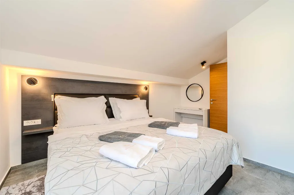Vir Apartment for 4–6 Guests with Private Jacuzzi
