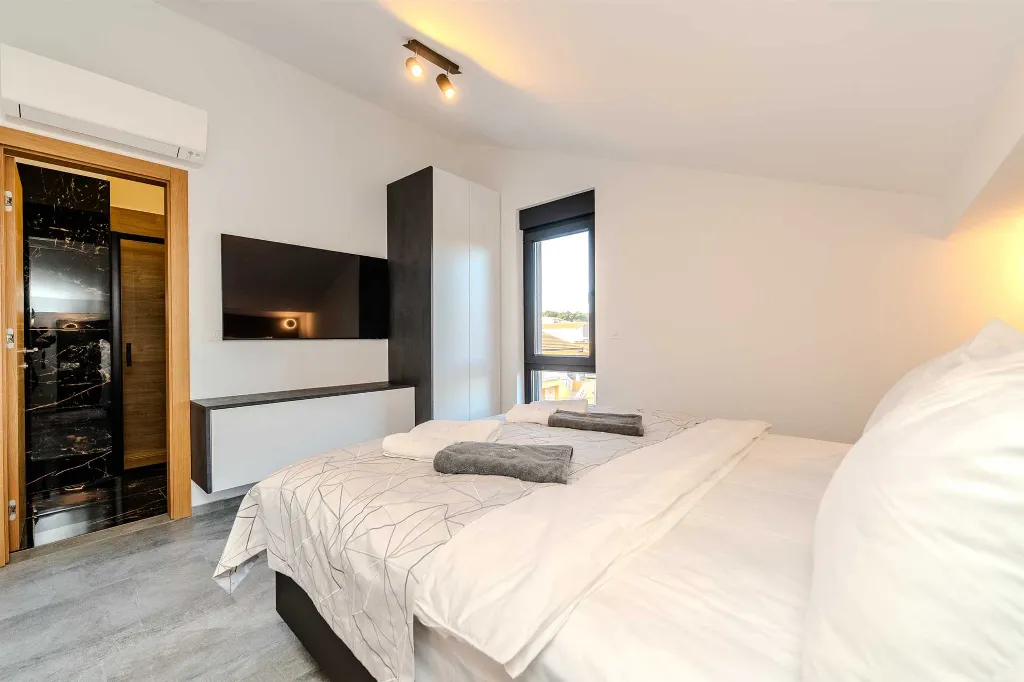 Vir Apartment for 4–6 Guests with Private Jacuzzi