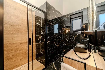 Vir Apartment for 4–6 Guests with Private Jacuzzi