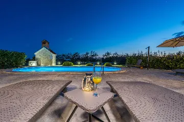 Modern Villa with Private Pool for 6-8 in Privlaka