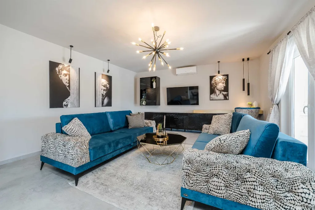 Modern Villa with Private Pool for 6-8 in Privlaka