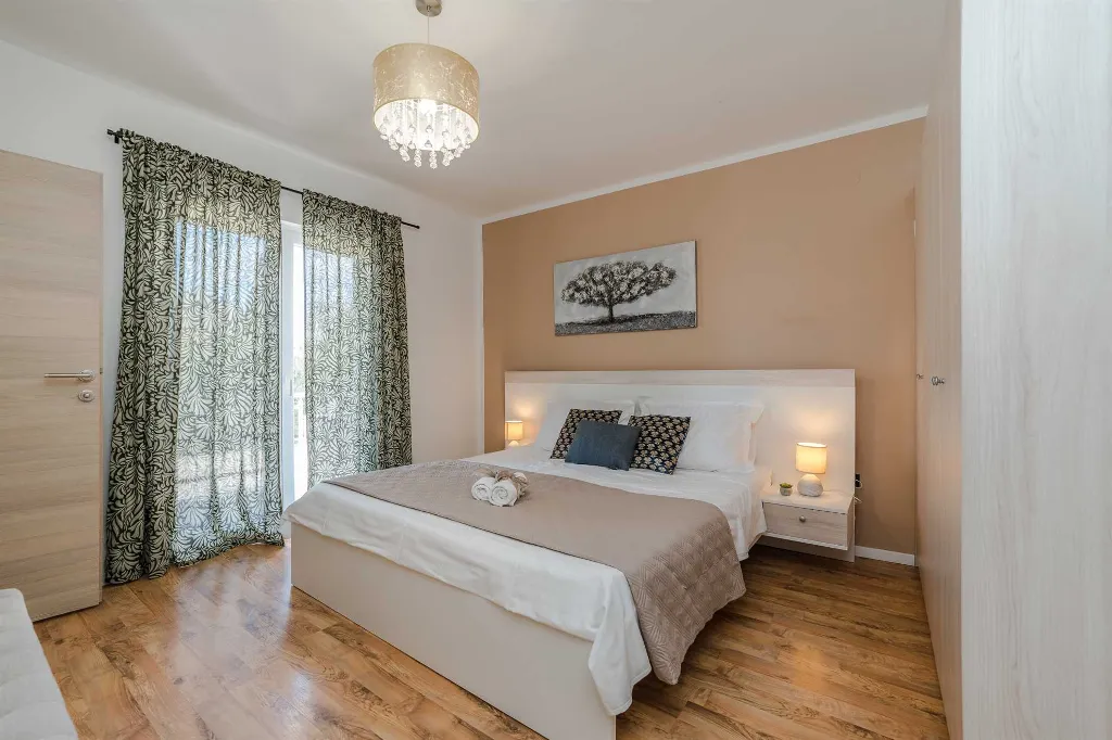 Modern Villa with Private Pool for 6-8 in Privlaka