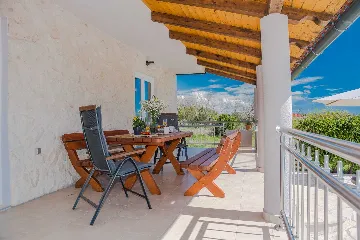 Modern Villa with Private Pool for 6-8 in Privlaka