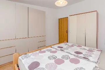 2-Bedroom Apartment in Vir for Up to 4 Guests