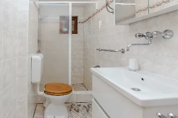 2-Bedroom Apartment in Vir for Up to 4 Guests