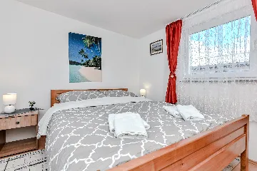 One-Bedroom Apartment in Vir (100 m to Beach)