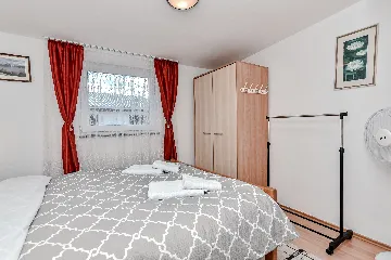 One-Bedroom Apartment in Vir (100 m to Beach)