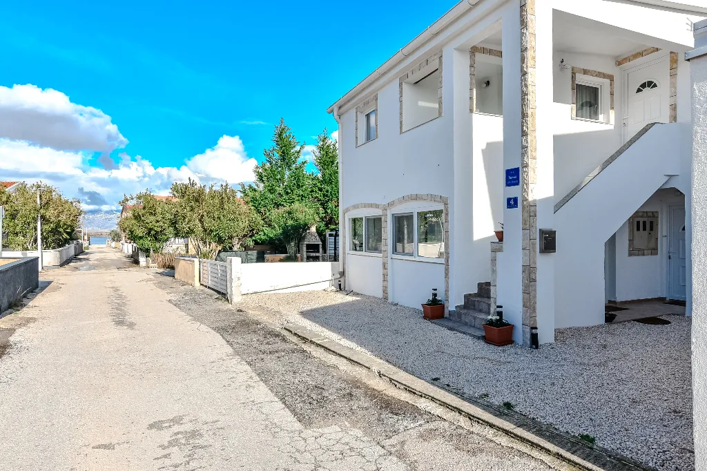 One-Bedroom Apartment in Vir (100 m to Beach)