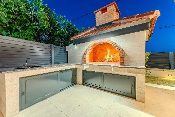 Privlaka 3-Bedroom Villa for 6-7 with Private Pool