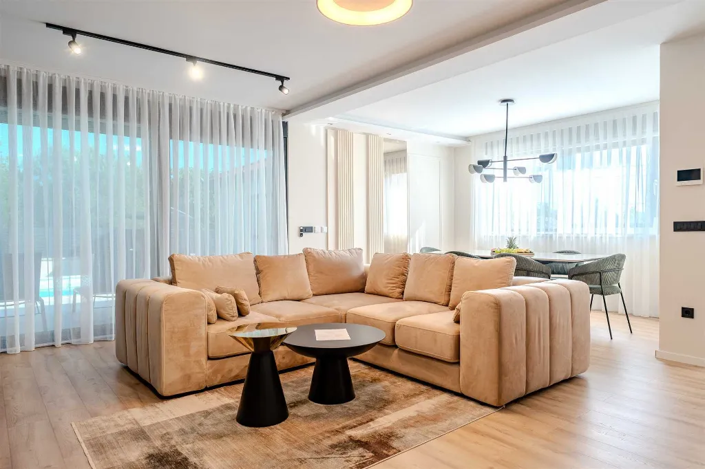 Privlaka 3-Bedroom Villa for 6-7 with Private Pool