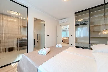 Privlaka 3-Bedroom Villa for 6-7 with Private Pool