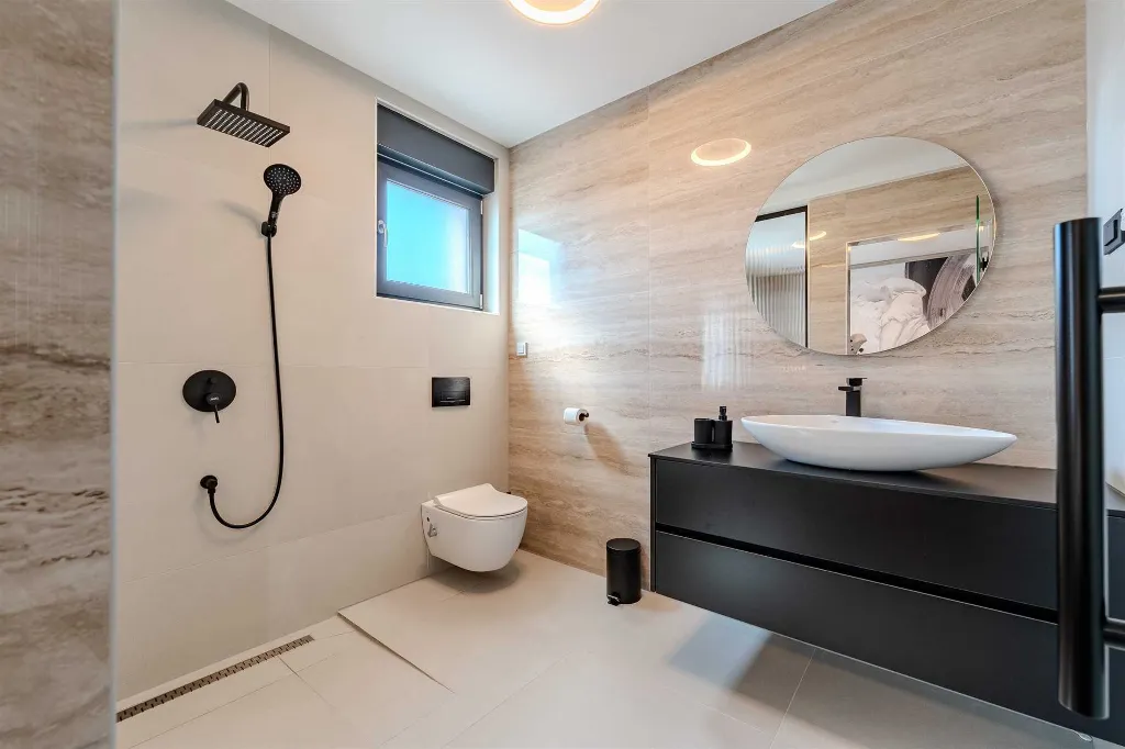 Privlaka 3-Bedroom Villa for 6-7 with Private Pool