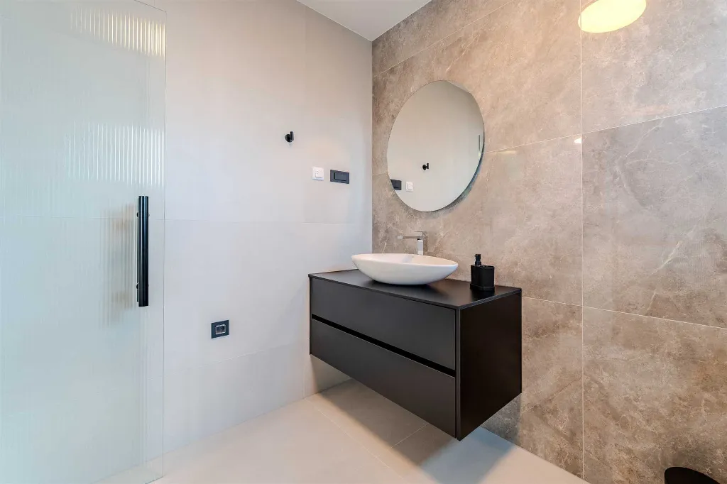 Privlaka 3-Bedroom Villa for 6-7 with Private Pool