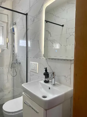 Apartment in Vir 100 m from Pebble Beach