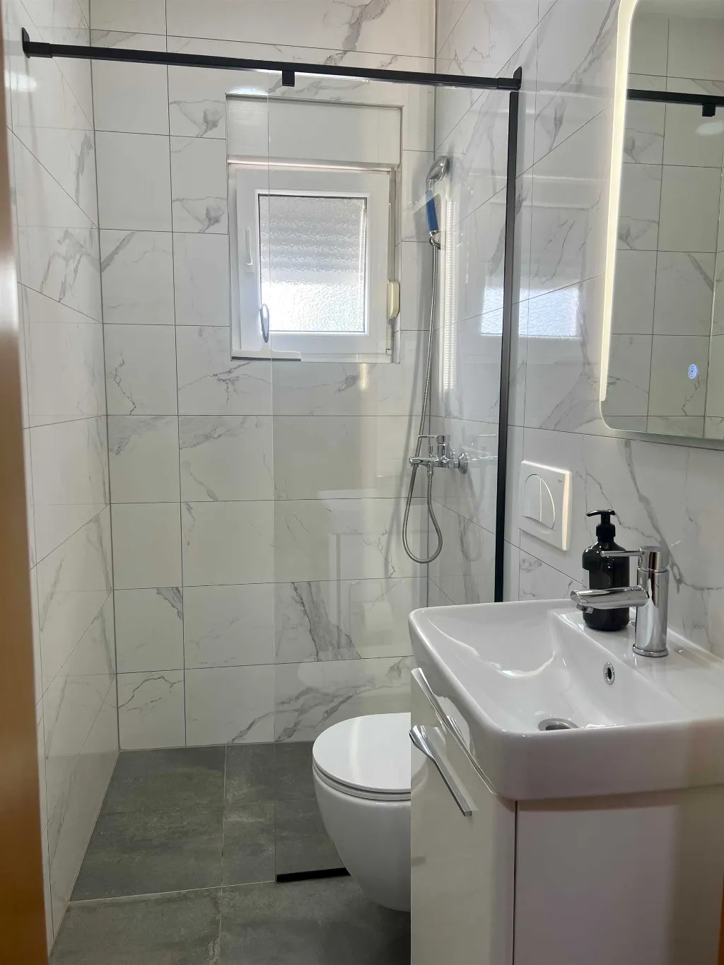 Apartment in Vir 100 m from Pebble Beach
