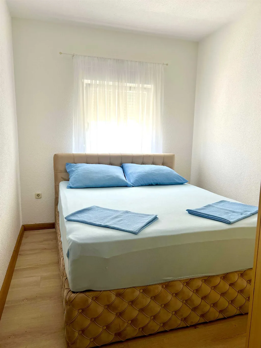 Apartment in Vir for 2-4 Guests with Partial Sea View