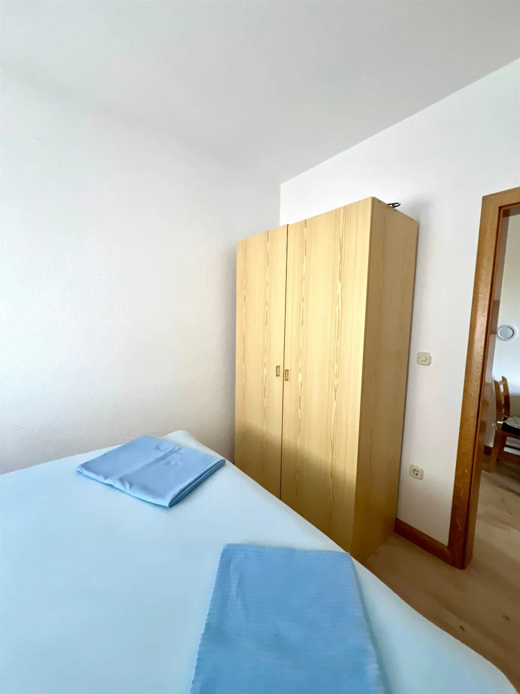 Apartment in Vir for 2-4 Guests with Partial Sea View