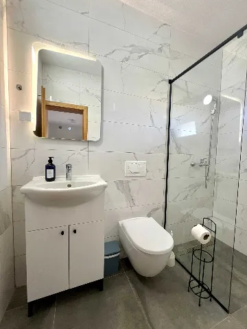 Apartment in Vir for 2-4 Guests with Partial Sea View