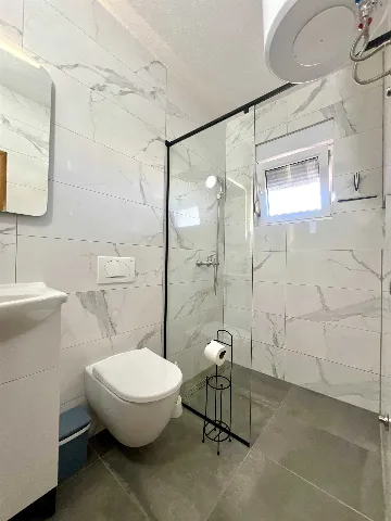 Apartment in Vir for 2-4 Guests with Partial Sea View