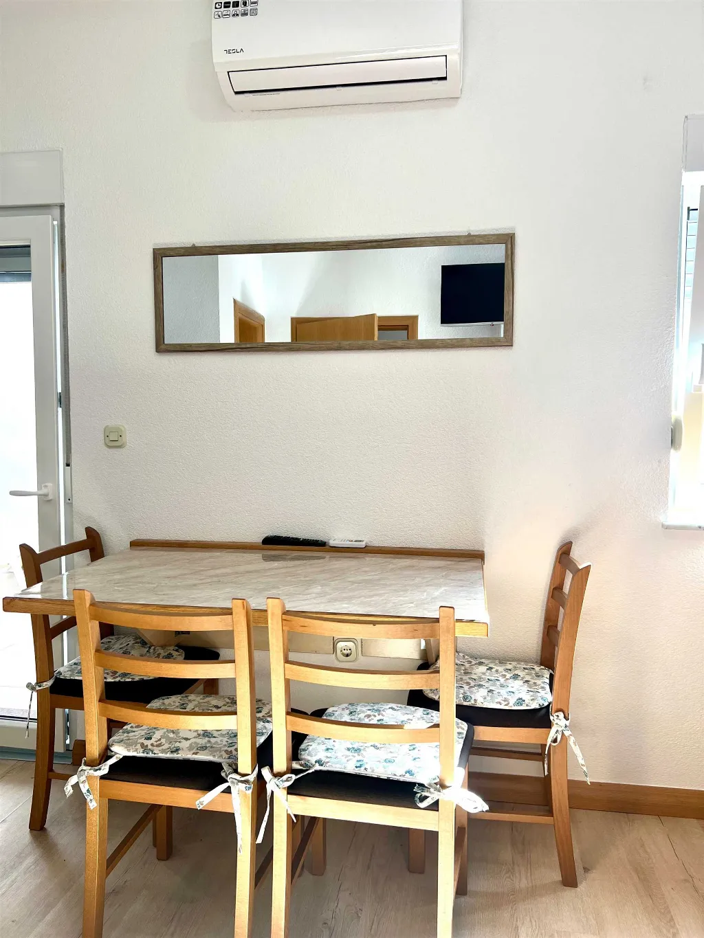 Apartment in Vir for 2-4 Guests with Partial Sea View
