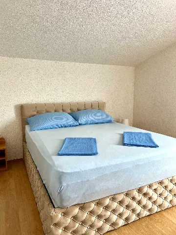 Apartment in Vir for 4–6 with Sea View