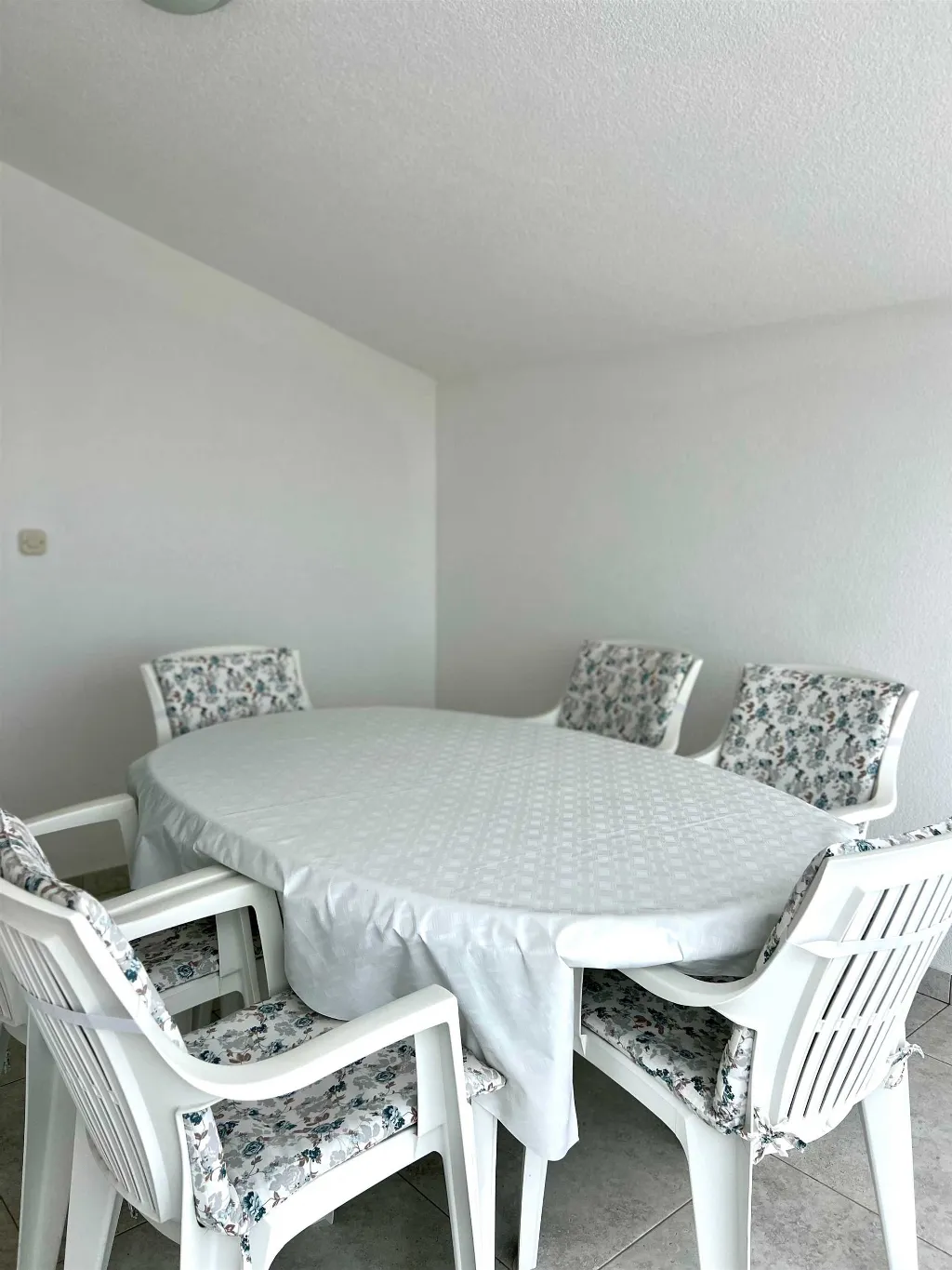 Apartment in Vir for 4–6 with Sea View