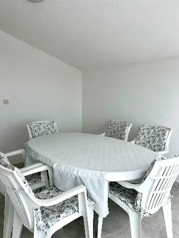 Apartment in Vir for 4–6 with Sea View