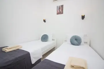 Privlaka Family Holiday House for 6