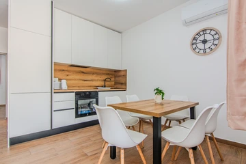 Vir 4-Person Apartment