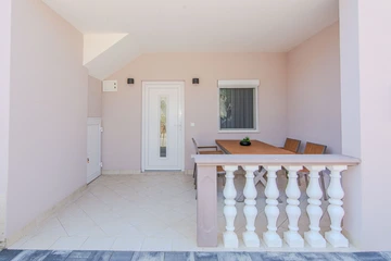 Vir 4-Person Apartment