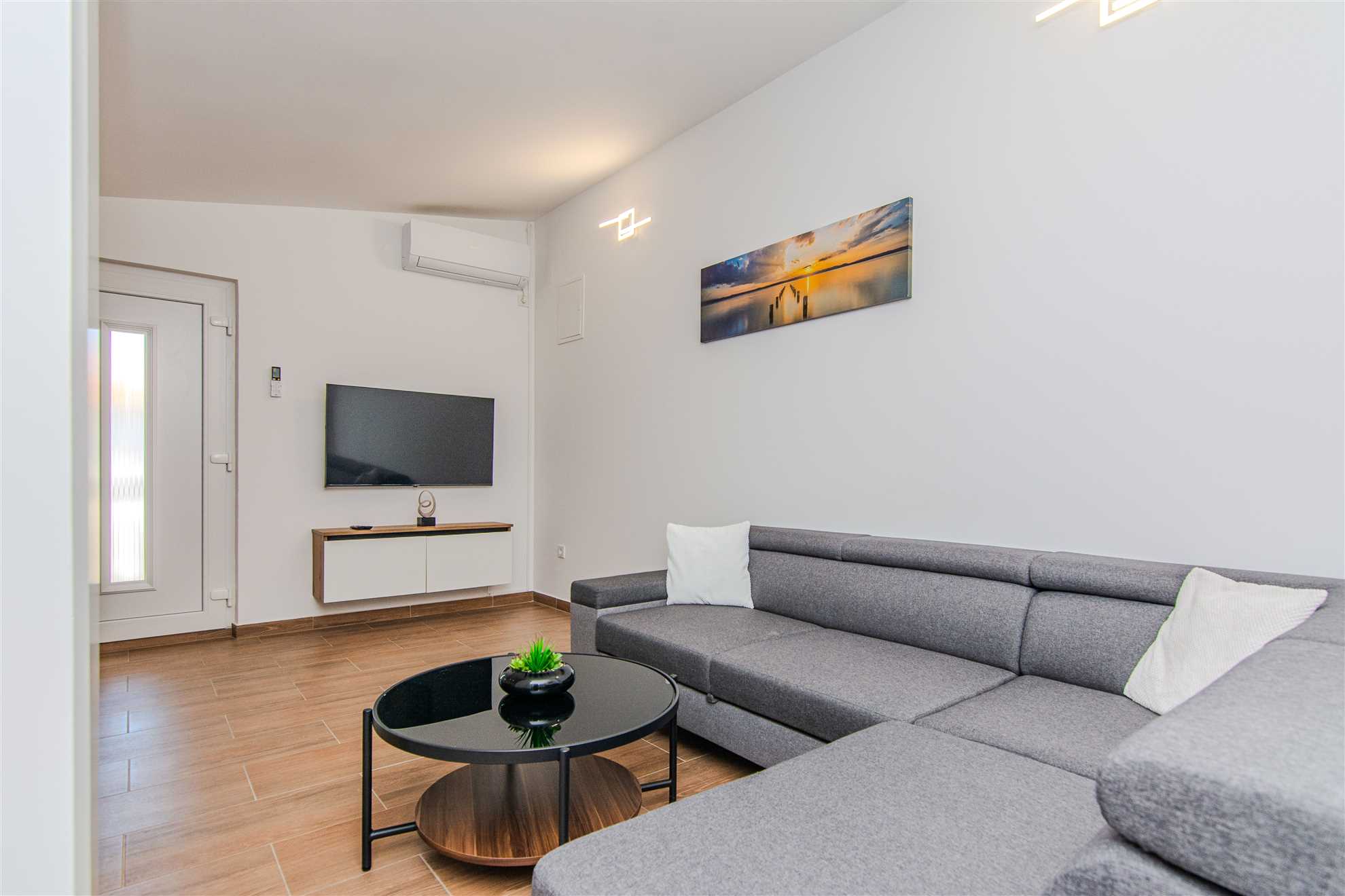 For 4 persons | New and modern | 350 m from the beach