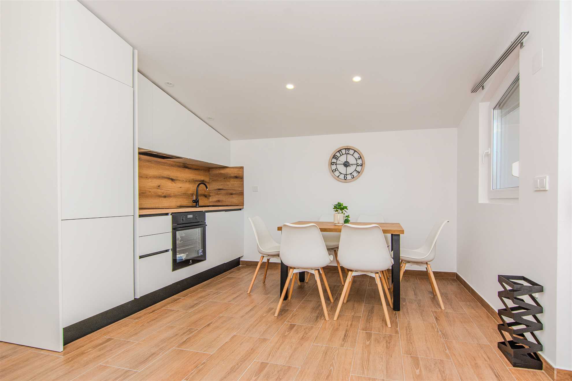 For 4 persons | New and modern | 350 m from the beach