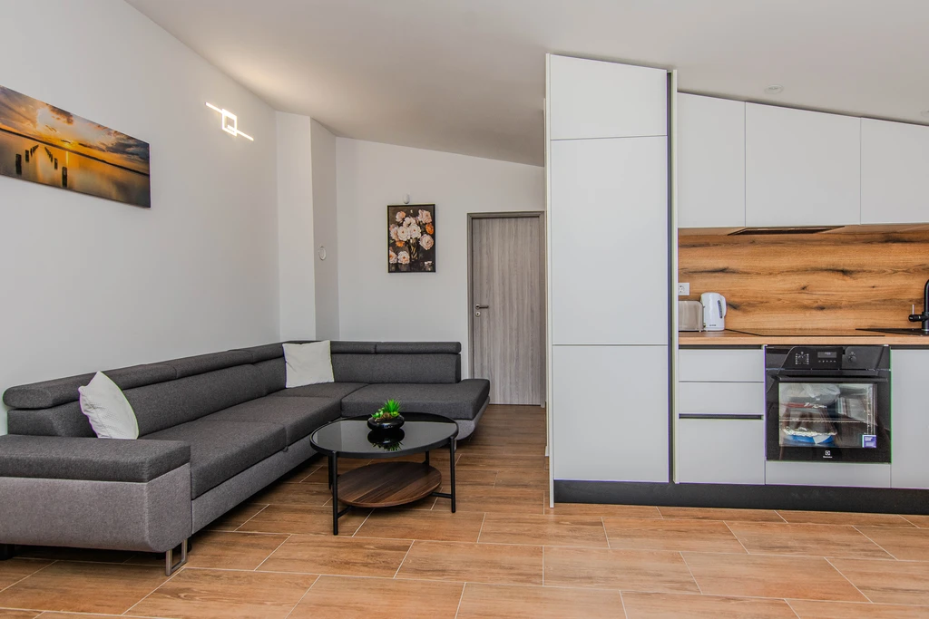 Spacious 2-Bedroom Apartment in Vir