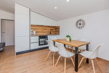 Spacious 2-Bedroom Apartment in Vir