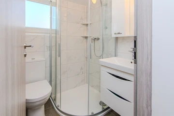 Spacious 2-Bedroom Apartment in Vir