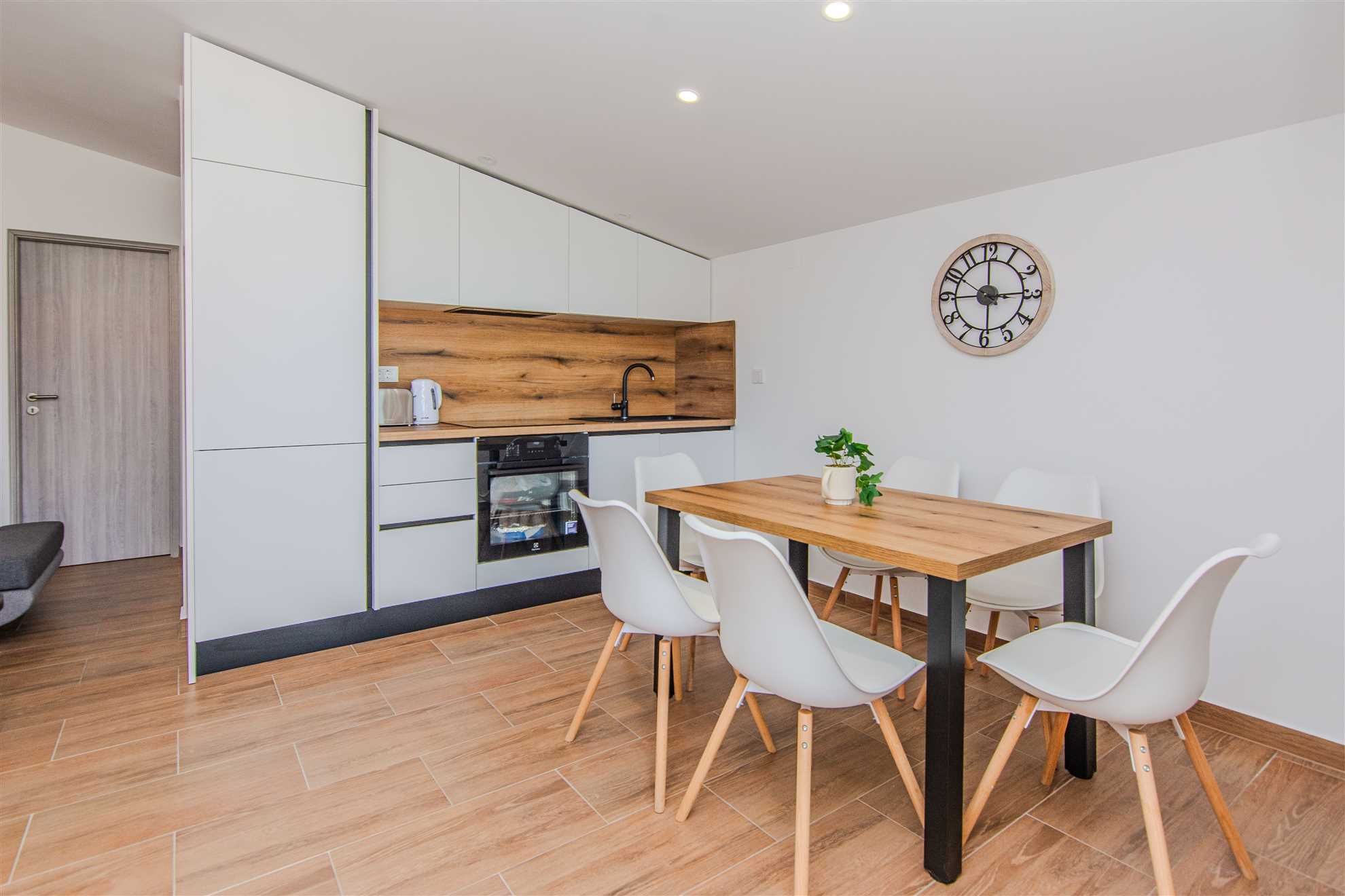 For 4 persons | New and modern | 350 m from the beach