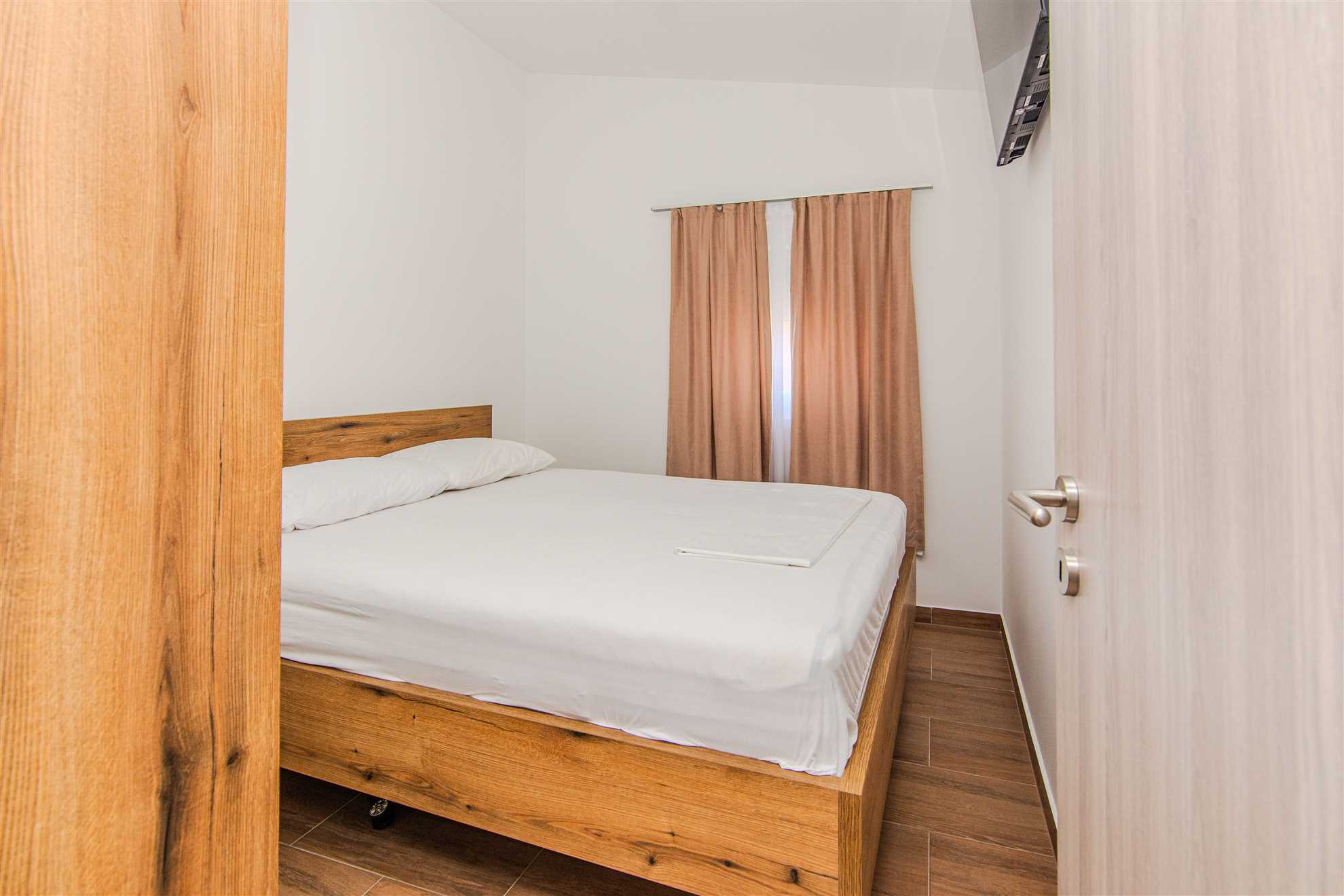 For 4 persons | New and modern | 350 m from the beach