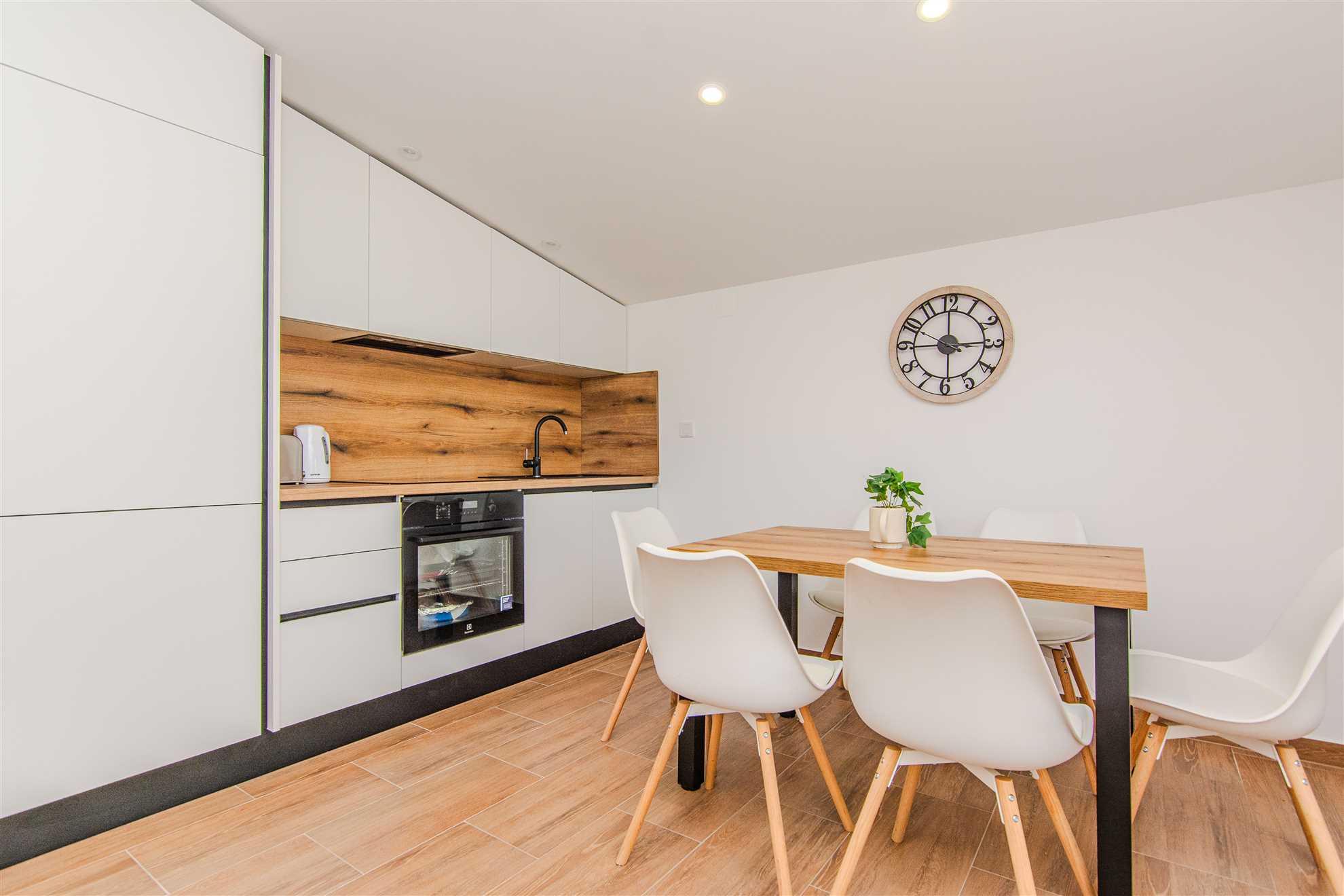 For 4 persons | New and modern | 350 m from the beach