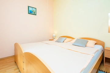 2-Bedroom Apartment in Vir for 4 Guests