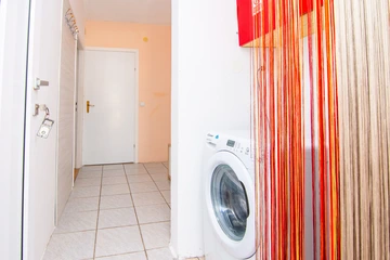 2-Bedroom Apartment in Vir for 4 Guests