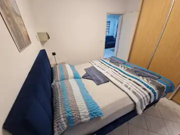 2-Bedroom Apartment in Vir for 4–6 Guests