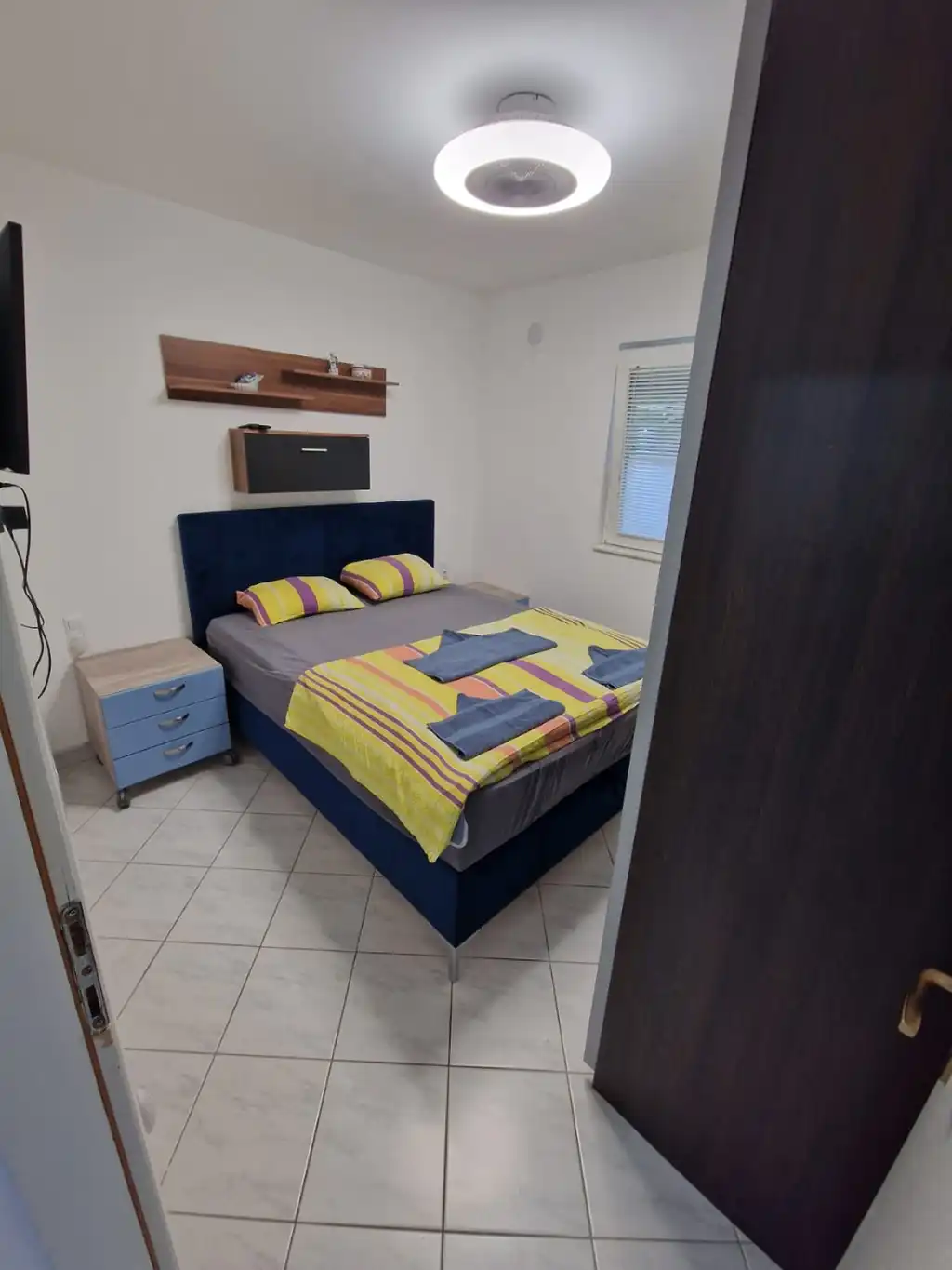2-Bedroom Apartment in Vir for 4–6 Guests