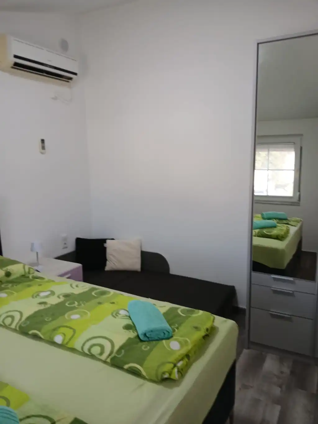 Apartment in Vir with Partial Sea View for 4–6